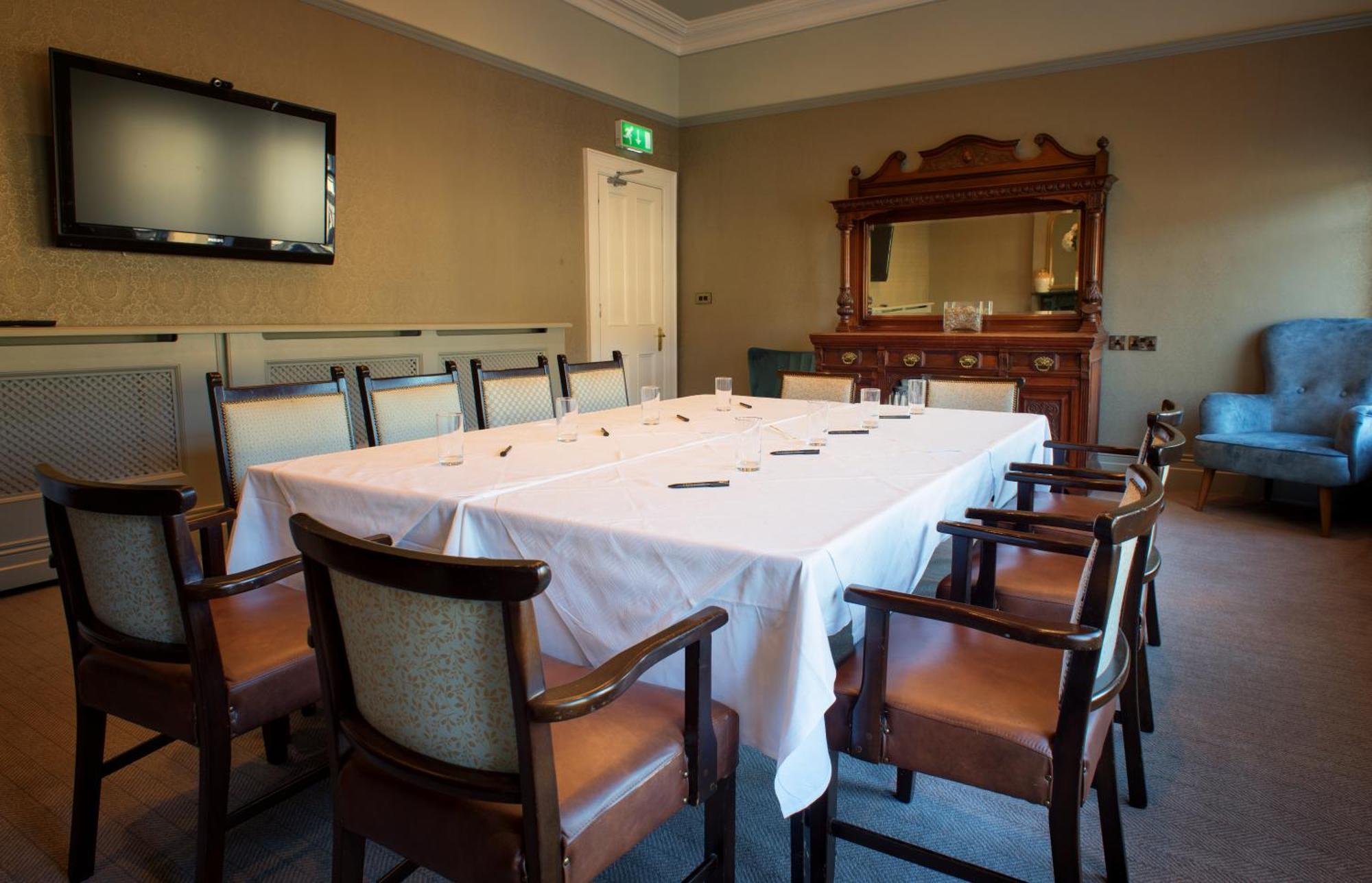Creighton Hotel Clones Bagian luar foto
