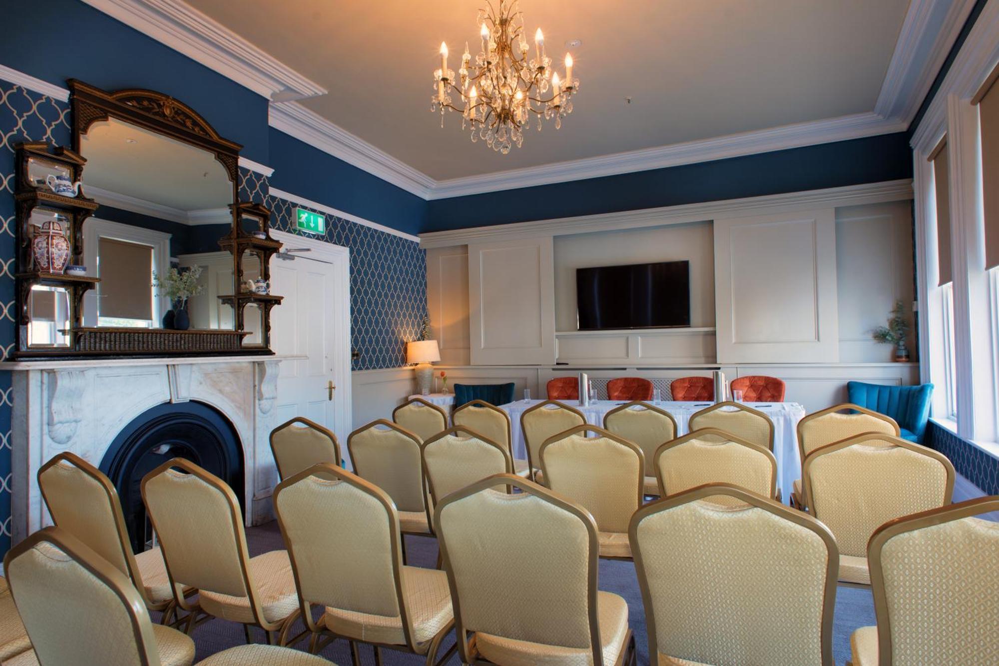 Creighton Hotel Clones Bagian luar foto