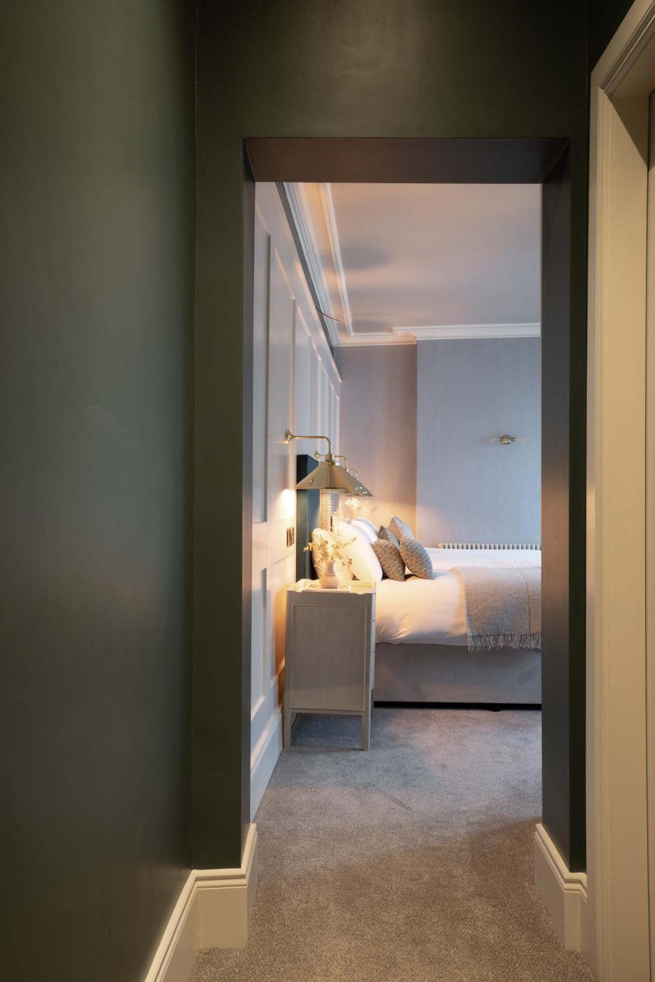 Creighton Hotel Clones Bagian luar foto